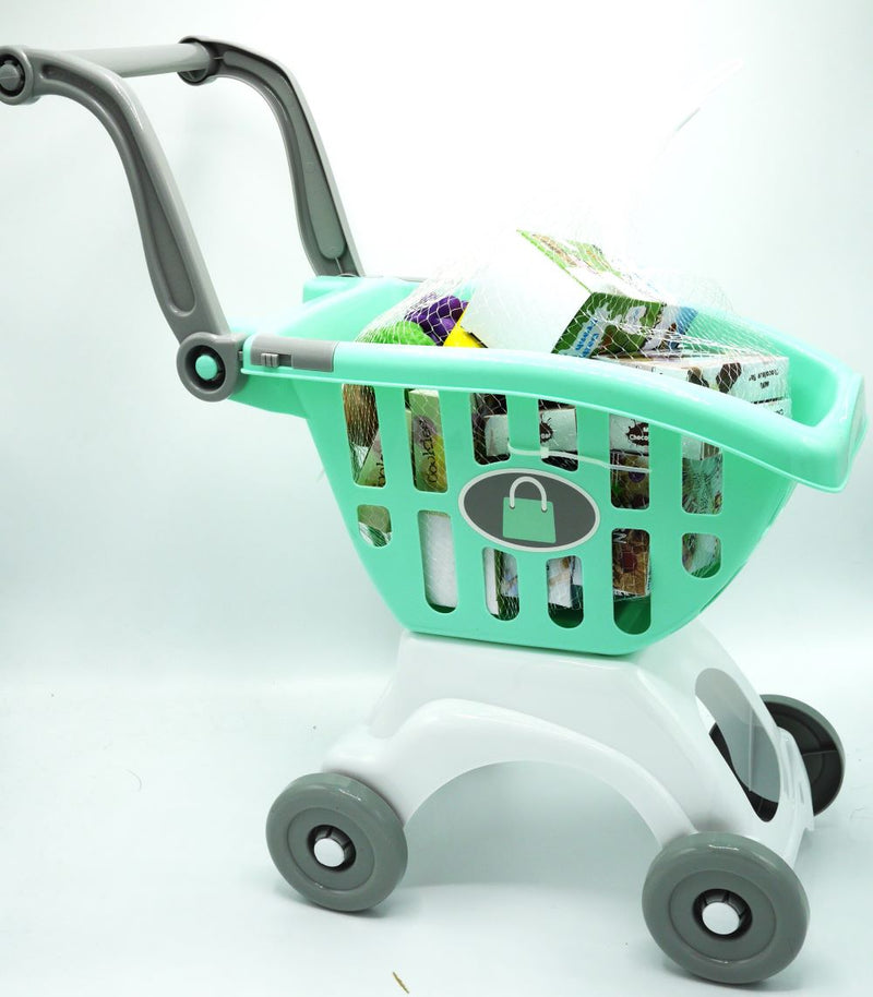 Carrello giocattolo pieno di generi alimentari