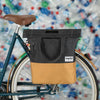 Bolsa de bicicleta 20L Urban Proof 20L - gris -amarillo - unisex - resistente al agua - material de mascota reciclada