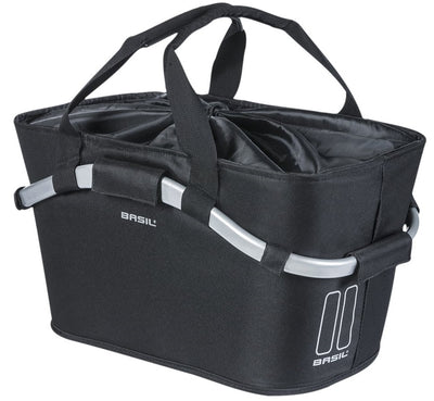 Cesto di basilico sul retro con trasporto tutto nero