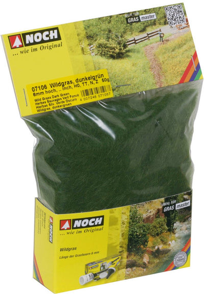 Né erba selvatica, verde scuro