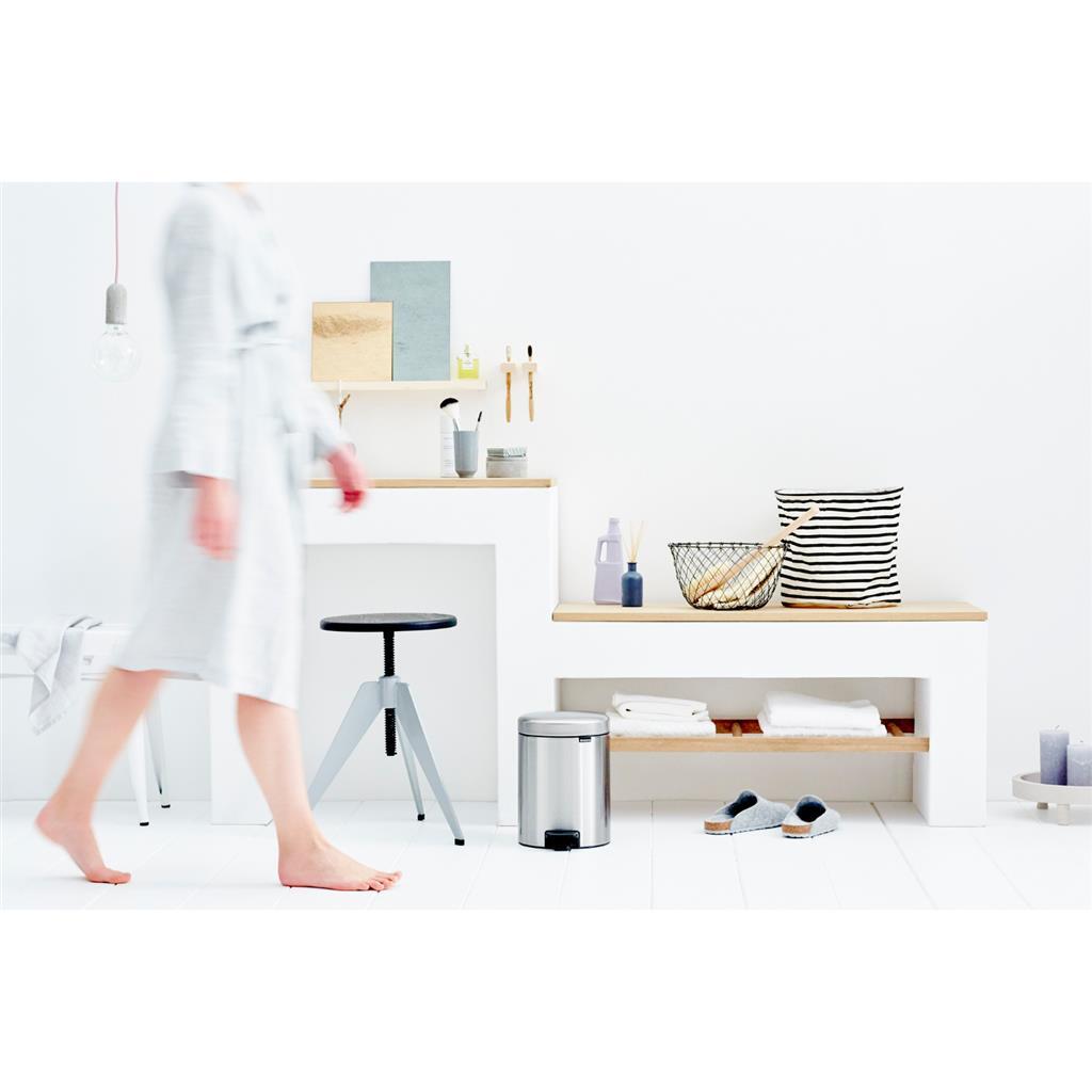 Brabantia pedaalemmer newicon 5 ltr mat steel fingerprintproof