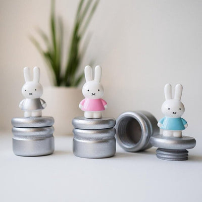 Bambolino giocattoli latte dente scatola argento