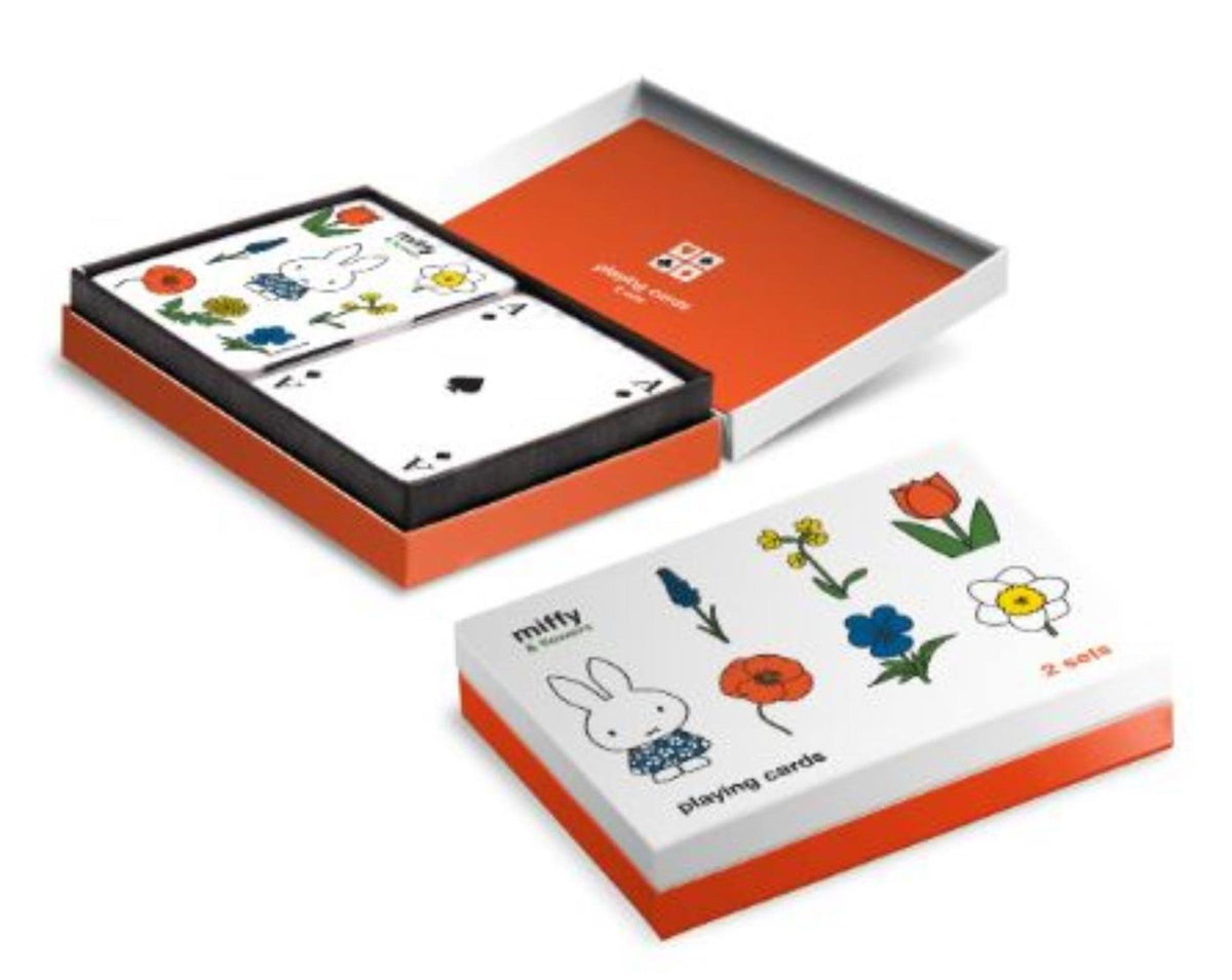 Naipes Miffy, 2 juegos en una caja.