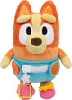 Peluche blu vestite e gioca a baby bingo