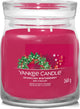 Yankee candle - sparkling winterberry medium geurkaars - 50 branduren - 2 lonten