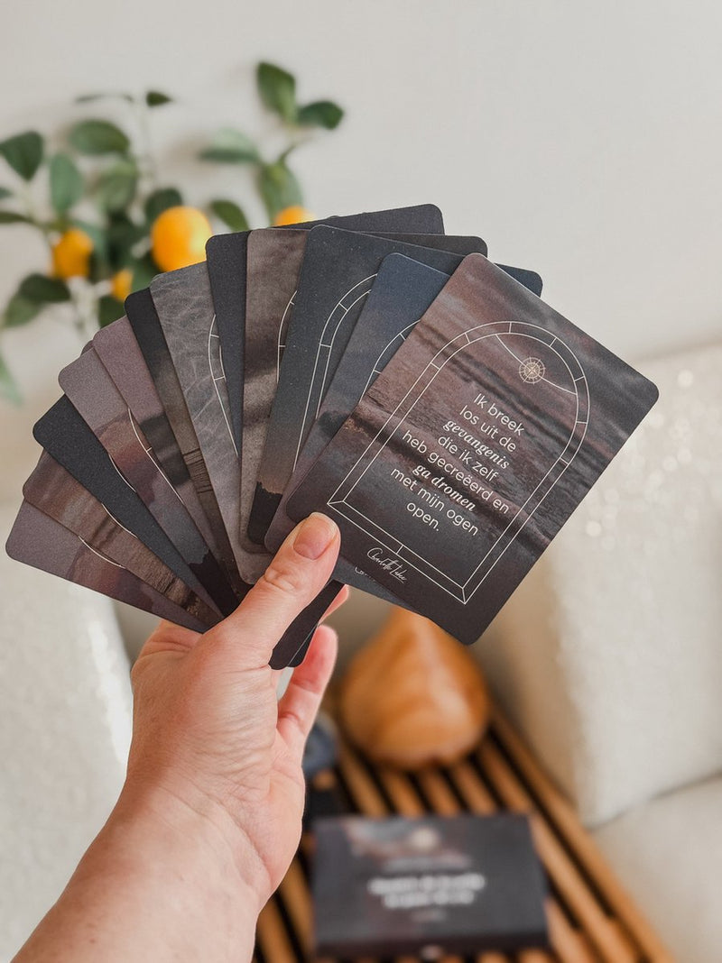 Charlotte labee complementa las tarjetas de intención 'el poder en tu vida'