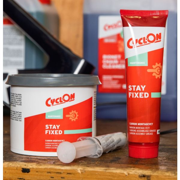 Cyclon Stay Stay Fixed Carbon M.T. Pegar 150 ml (en el paquete de ampolla)