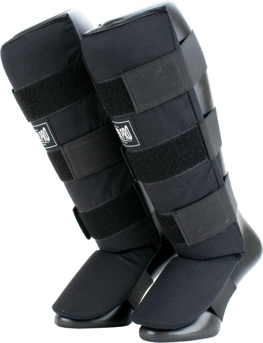 Super pro combat gear scheenbeschermer savior zwart wit small