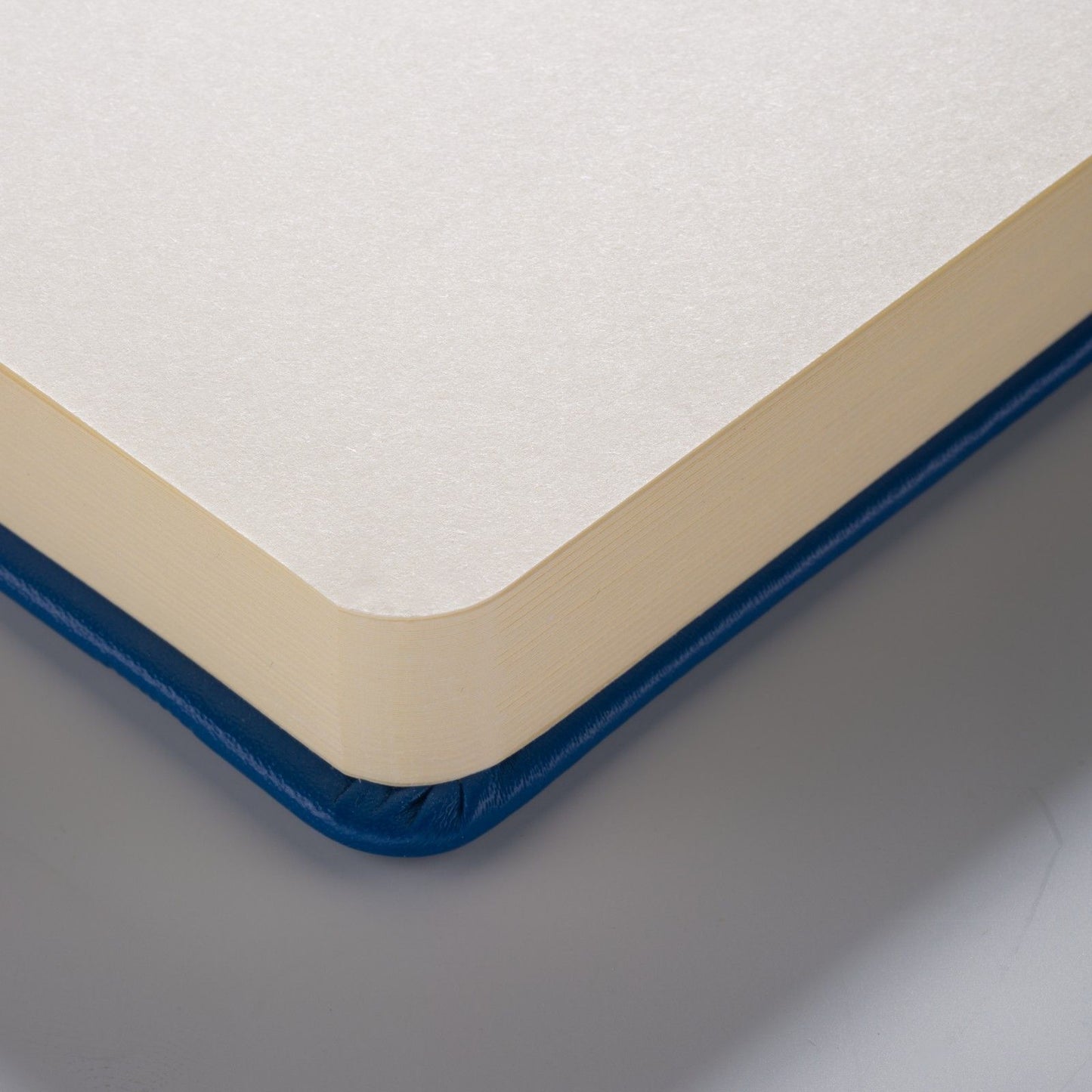 Talens creación artística • cuaderno de bocetos azul marino 13 x 21 cm 140 g 80 hojas