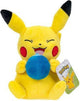 Jazwares Pokemon peluche Pikachu con bacche d'arancia accy 20 cm