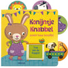 Deltas konijntje knabbel zoekt haar knuffel