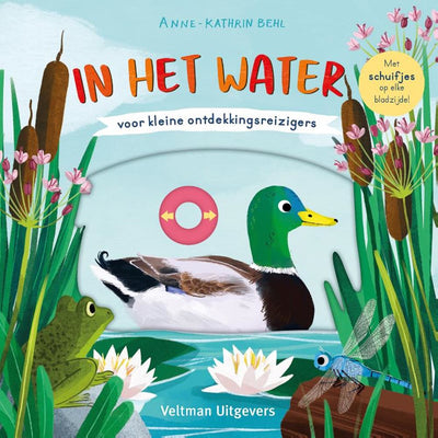 In het water. kartonboek. 2+