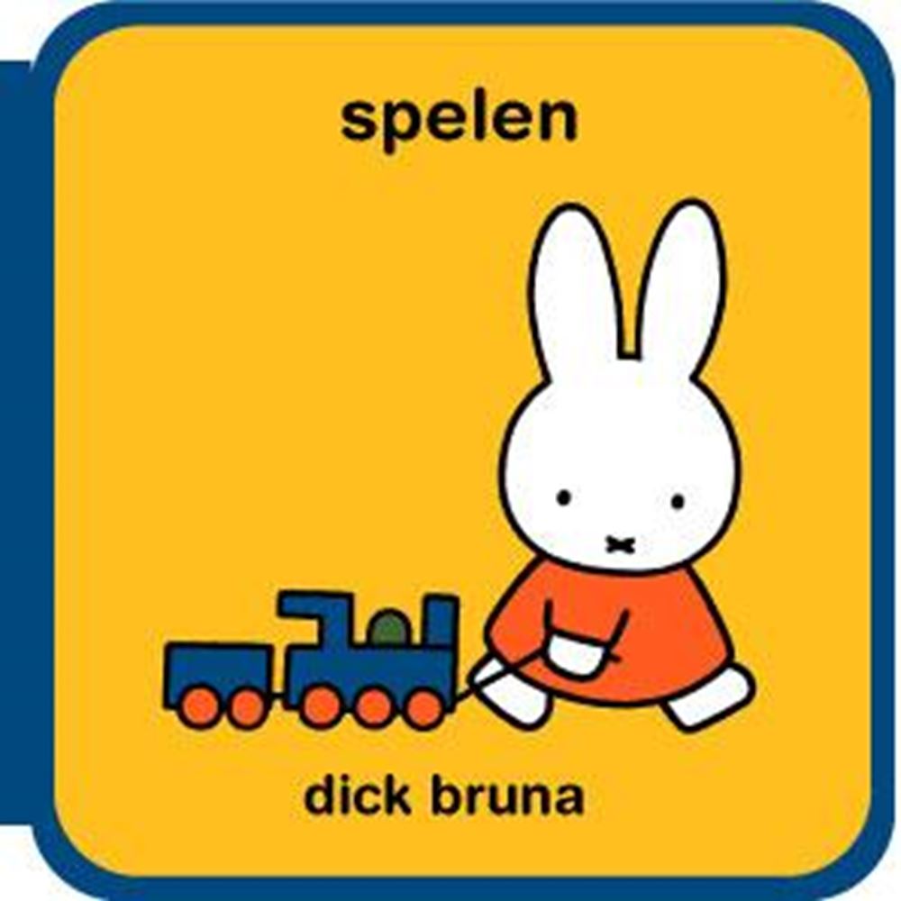 Giocando al libro in schiuma di Miffy