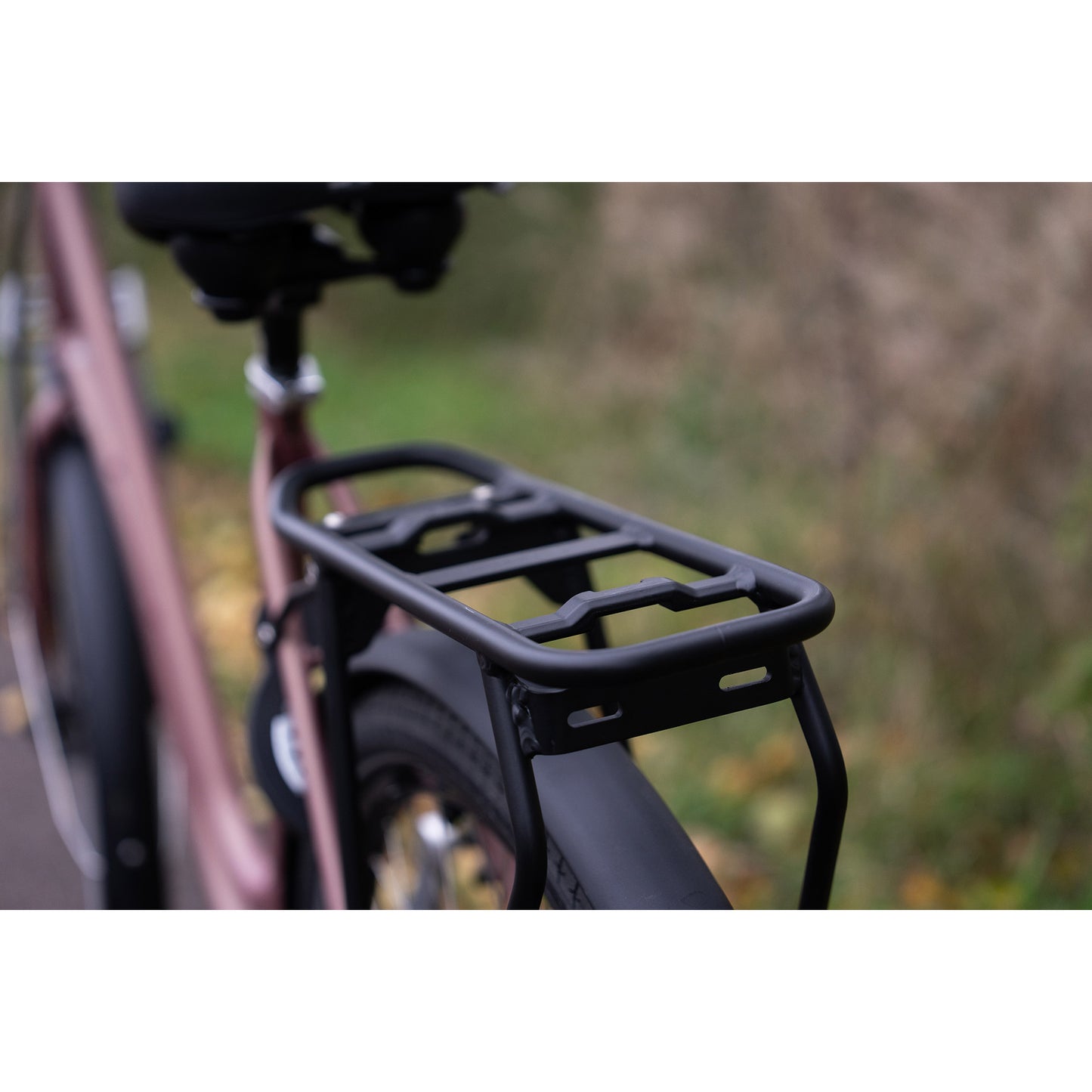 Ropa deportiva olímpica atranvelo portaequipajes trasero maxi am avs+ 28 370mm negro mate
