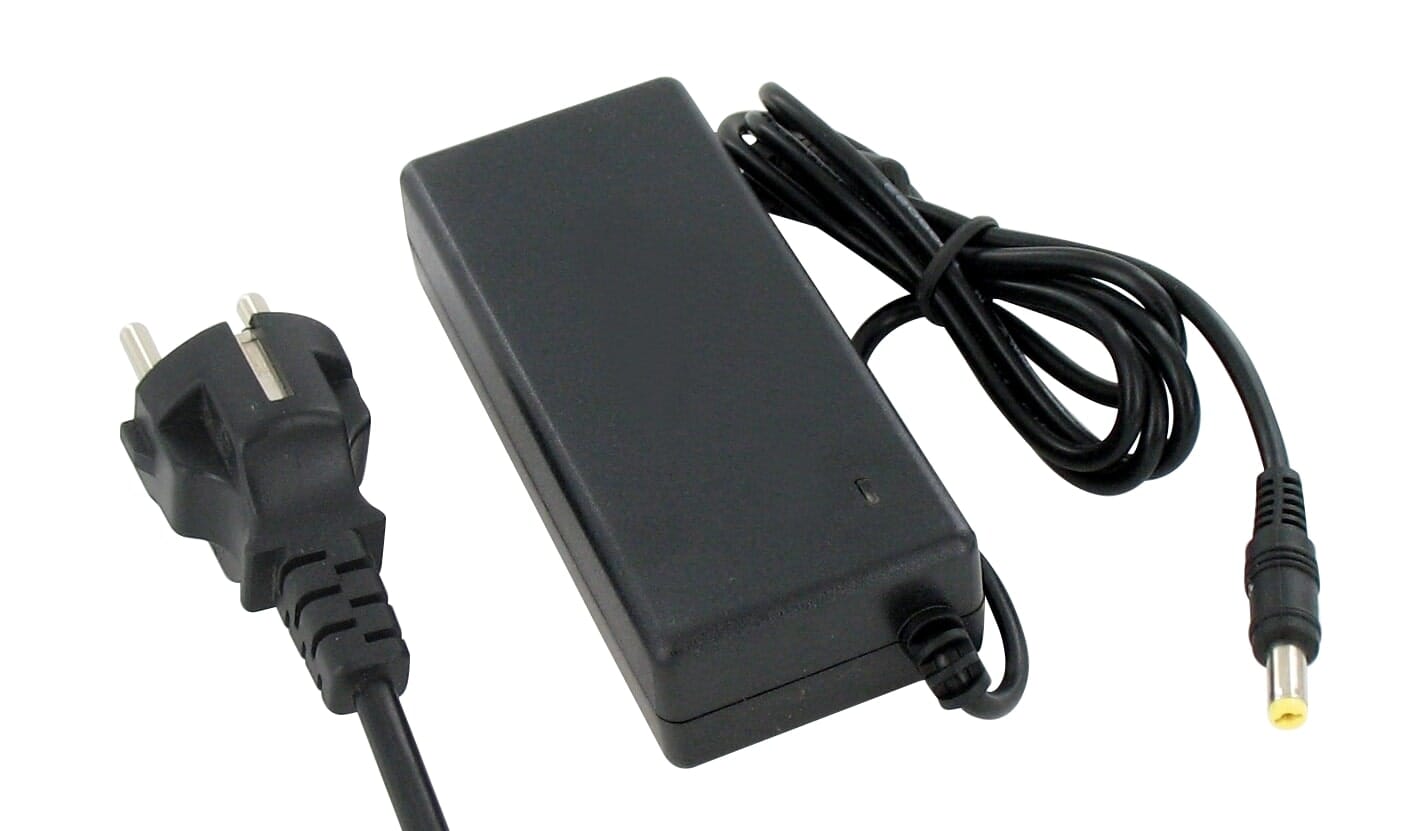 Adaptador de laptop Blu-Básico 65W