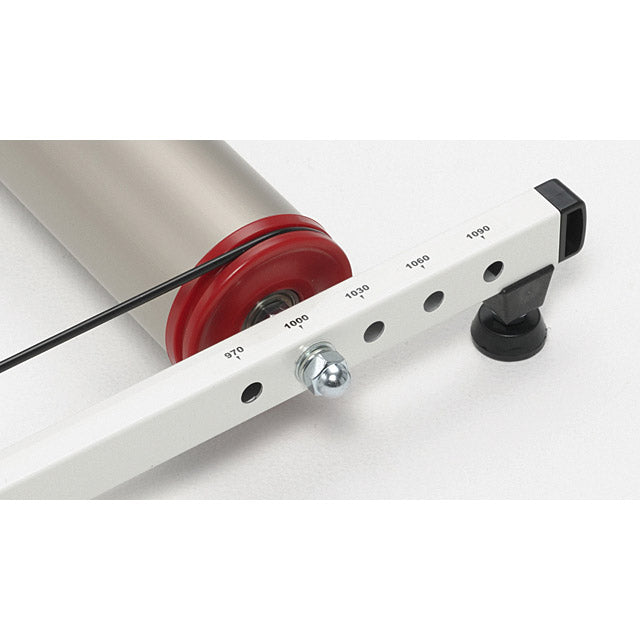Banco de rodillos Minoura MoZ 950-1090 mm con escalón y protección