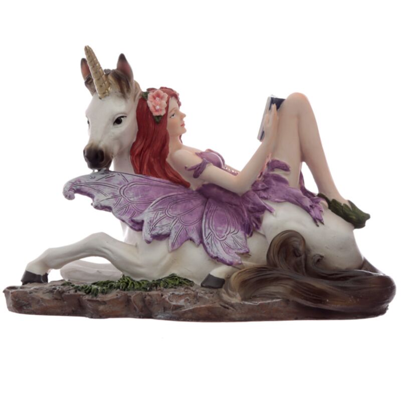 Espíritu de la tarifa forestal unicornio despierto
