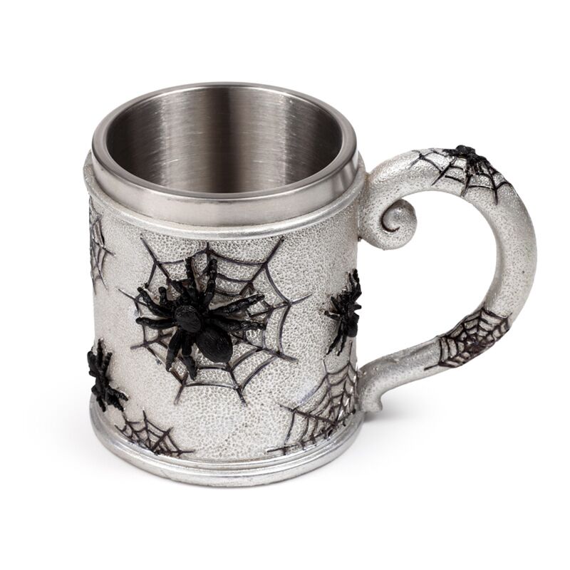Copa de beber en la red de araña decorativa