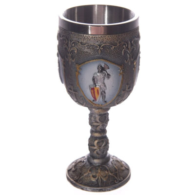 Ridder a caballo contra Fantasy Knight Decorative Chalice