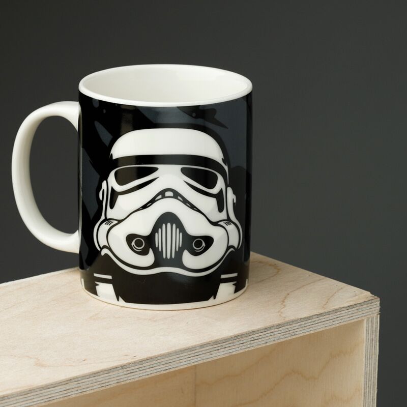 La taza de porcelana negra de Stormtrooper original