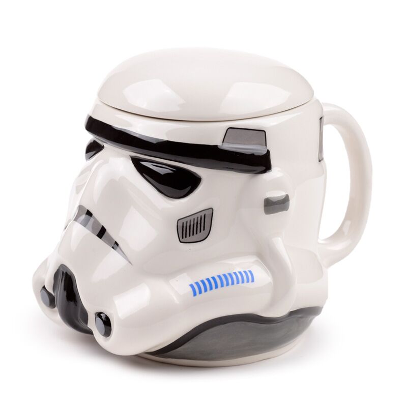 La taza de cerámica formada por el casco Stormtrooper original