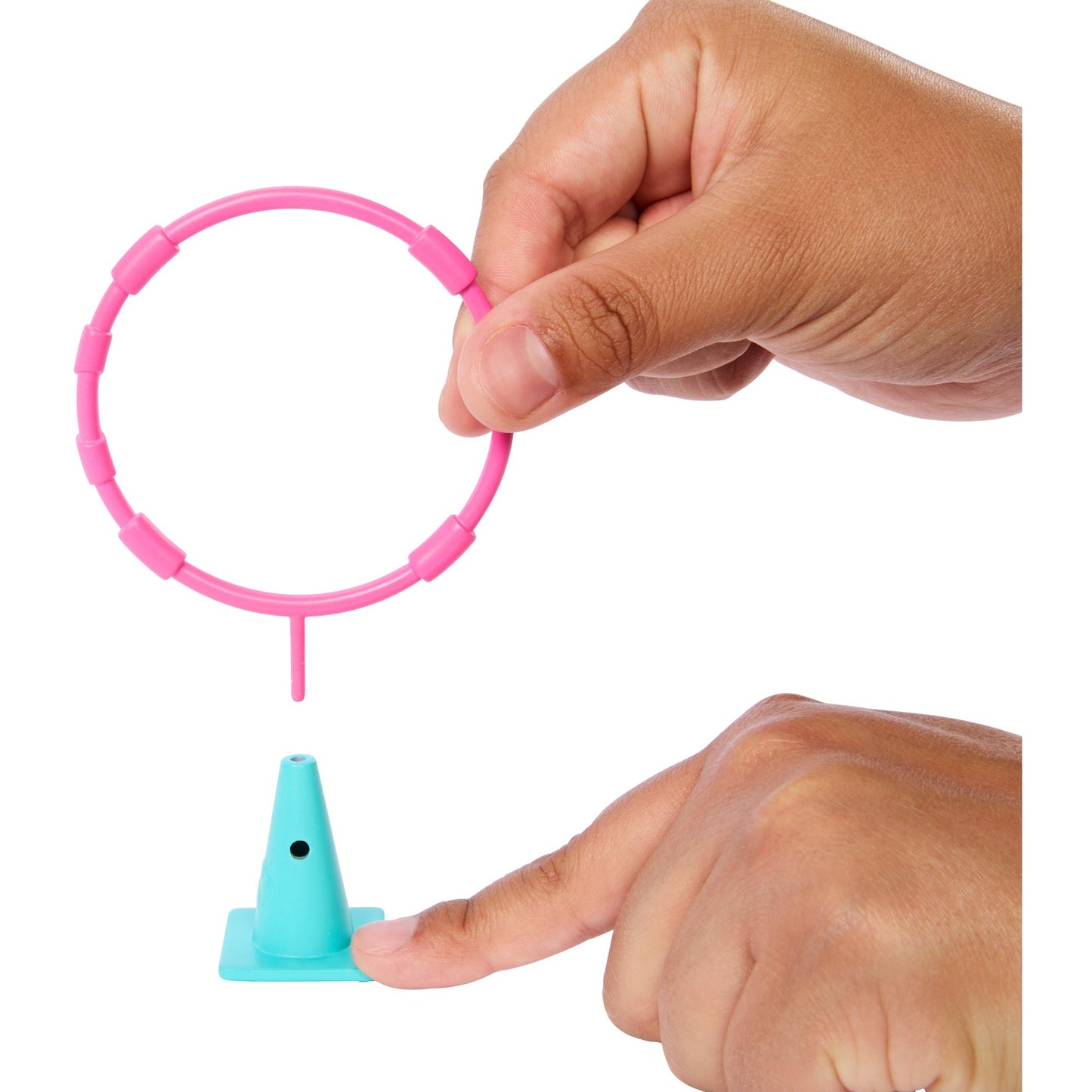 Mattel con Stacie al parco giochi di salvataggio per il parco giochi per
