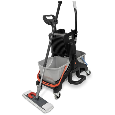 Cubo con rodillos numatic mmt 1616 con kit de fregona