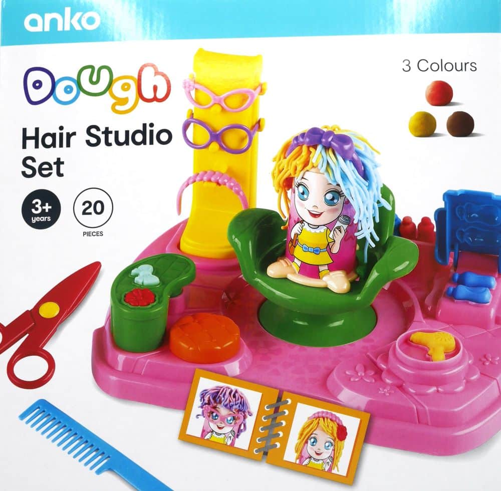 Playgo impasto il suo studio con 3 barattoli di argilla.