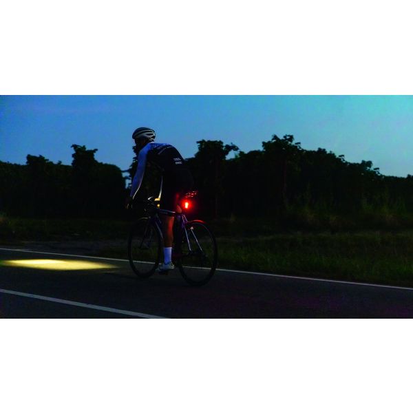 Juego de iluminación Sigma Aura 100 USB Faro + Link Blaze Taillight