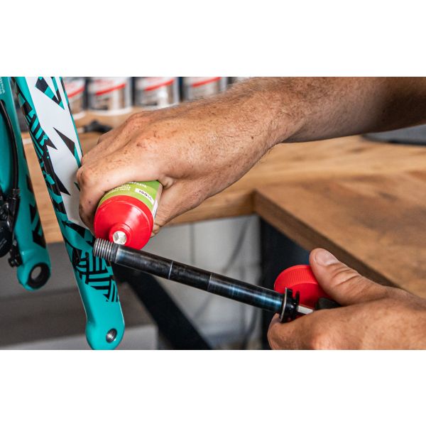 Tubo a base de planta de pasta de ensamblaje de Cyclon 150 ml