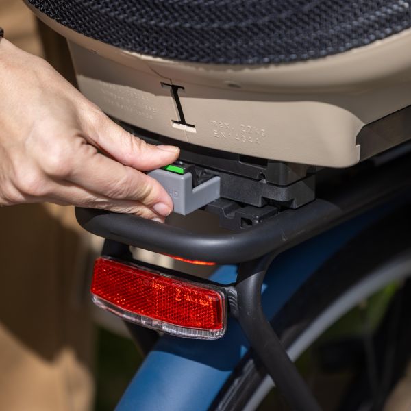 Asiento trasero Qibbel air negro negro mik-hd q760 q750