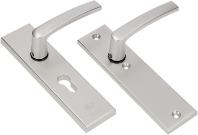 Herraje de seguridad ami 193*50 perfil exterior cilindro 55 persiana interior + tirador puerta 332 f1 espesor puerta 38 42 mm - 821236