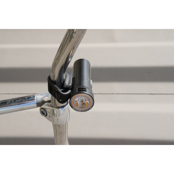 Urbanproof Voorlicht recargable alto brillo