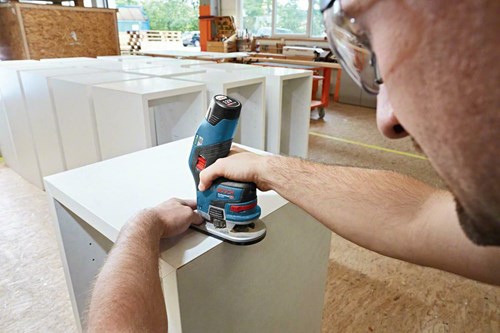 Máquina de fresado de batería Bosch GKF 12V-8 Solo profesional