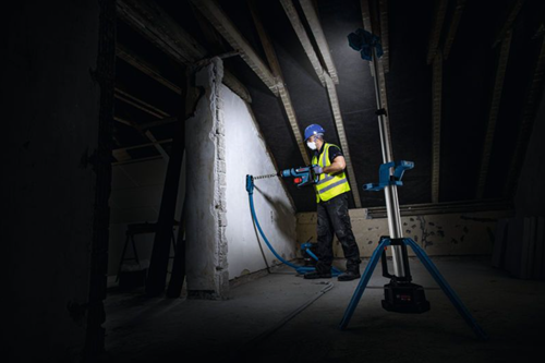 Lampada da cantiere professionale Bosch blu glt 18v-5000 con asta integrata - 06019p5000