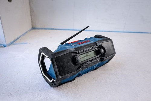 Radio bosch batería gpb azul 18v-3sc | FM, DAB+ y Bluetooth | sin baterías ni cargador - 06014a3300