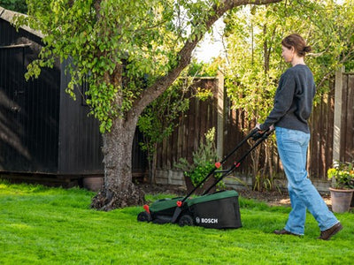 Bosch groen accumaaier rotak 18v-32 | incl. 1 x 18 v li-ion accu (4,0 ah) + al18v-44 lader + mulchplug - 06008b9p00