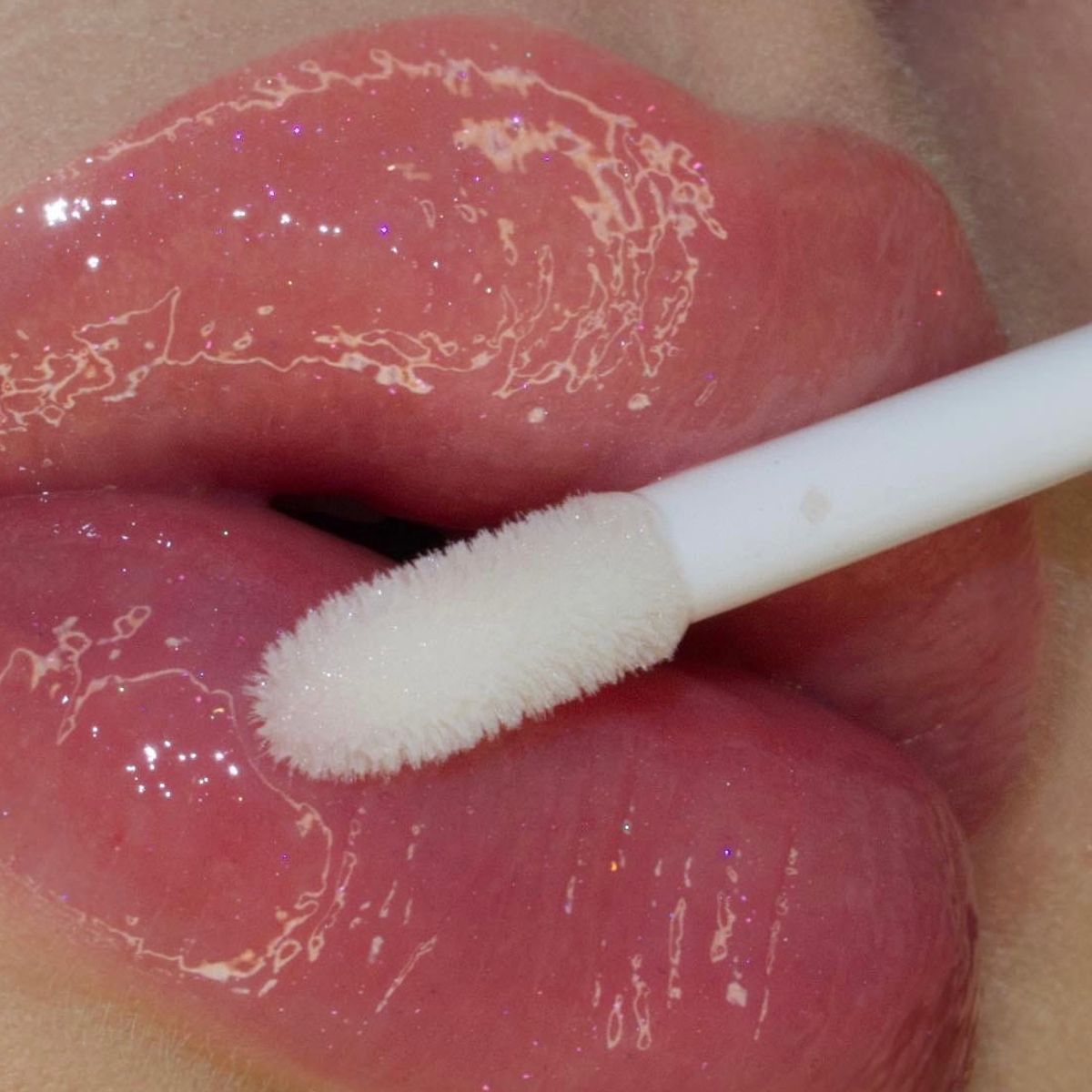 Clarisa Claresa volumizzando il gusto del lip gols out 15 Happy-Go-Lucky 5ml