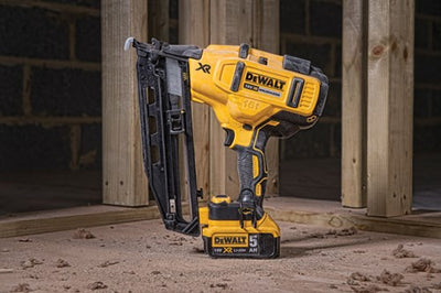 Dewalt dcn660n 18v afwerktacker 16ga | body - zonder accu's en lader - dcn660n