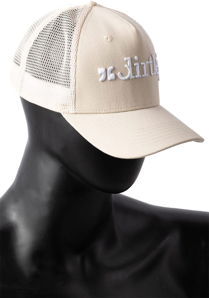 Gorra de camionero sucia
