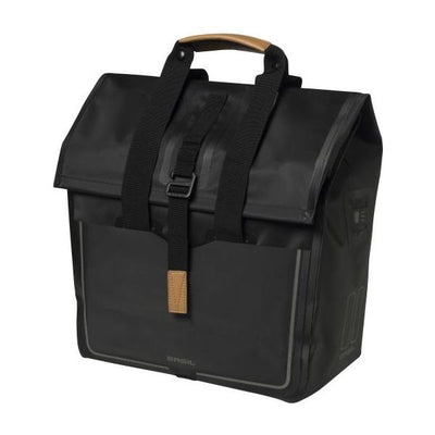 Basil Urban Dry Shopper - waterdichte fietsshopper, vegan leather details, verstelbare sluiting, reflectie, mat zwart
