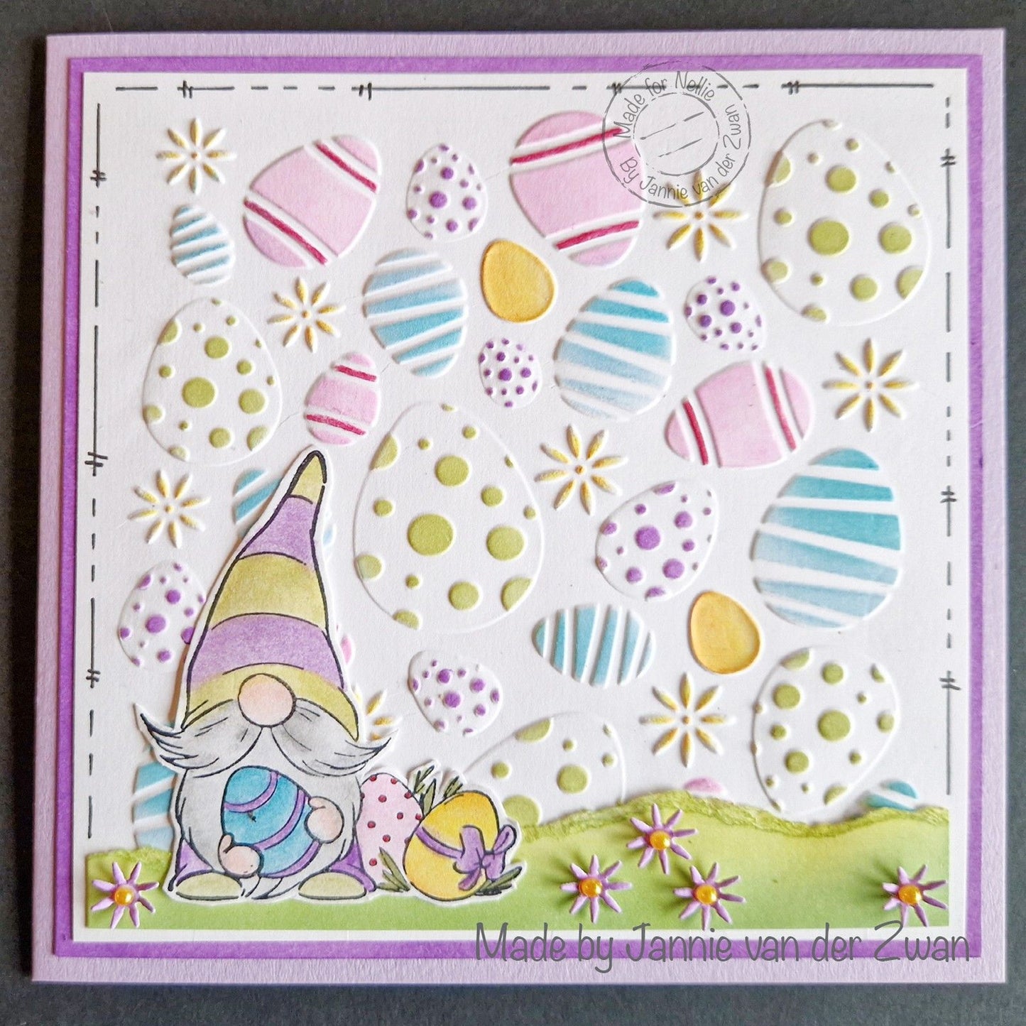 La elección de Nellie • Fondo de carpeta con relieve 3D Huevos de Pascua 15x15cm