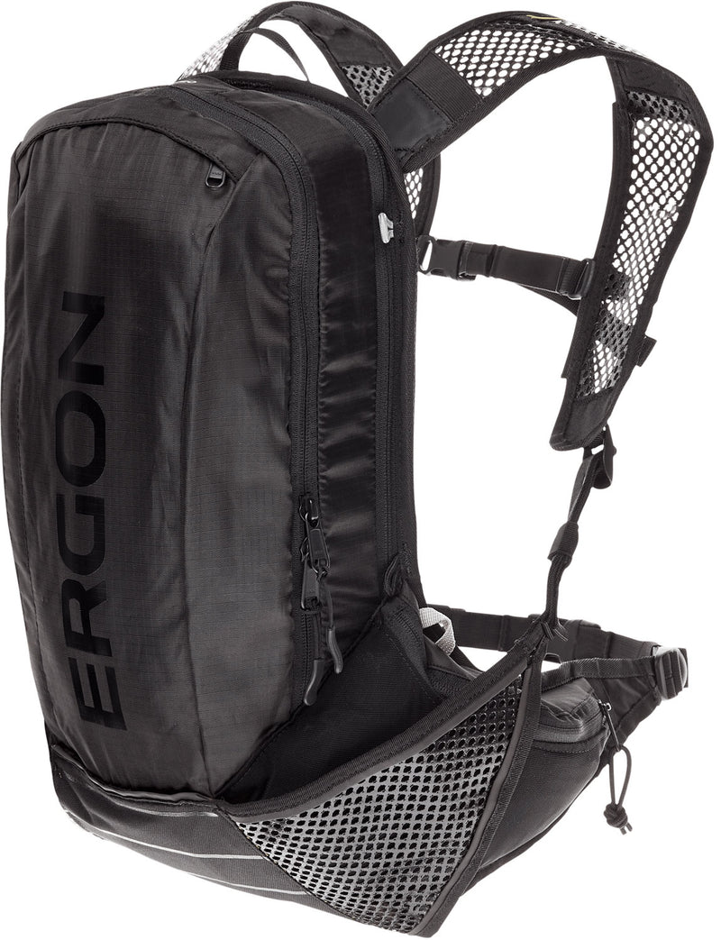Ergon BX2 Evo Rugtas Zwart - Lichtgewicht - Geschikt voor dagtochten - 10 + 1.5L volume - Waterdicht - Polyester Nylon - Anders bevestigingssysteem - Inclusief regenhoes