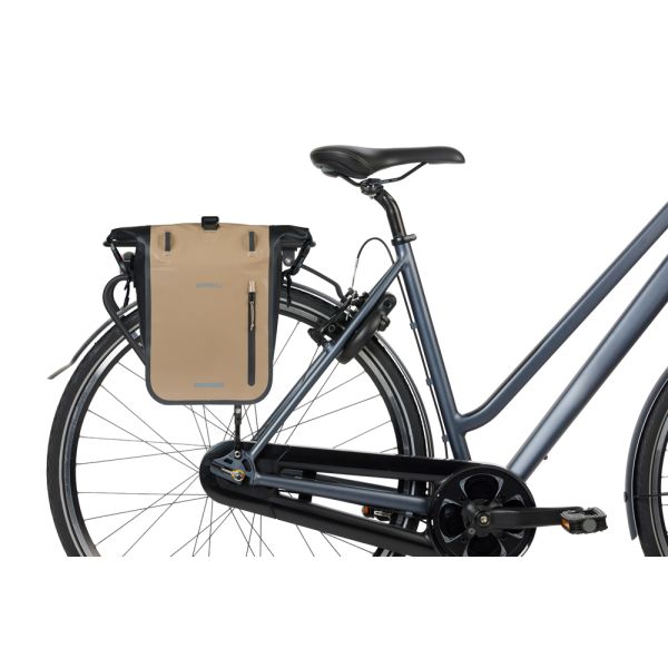 Basil borsa singola da bicicletta rivo m telone mik 12-15l 14 x 25 x 38 cm - nero sabbia