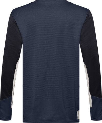 I giovani della testa di Fox difendono la maglia