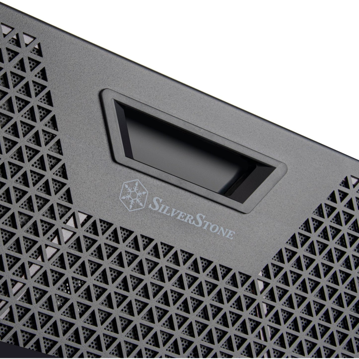 Silverstone RM51