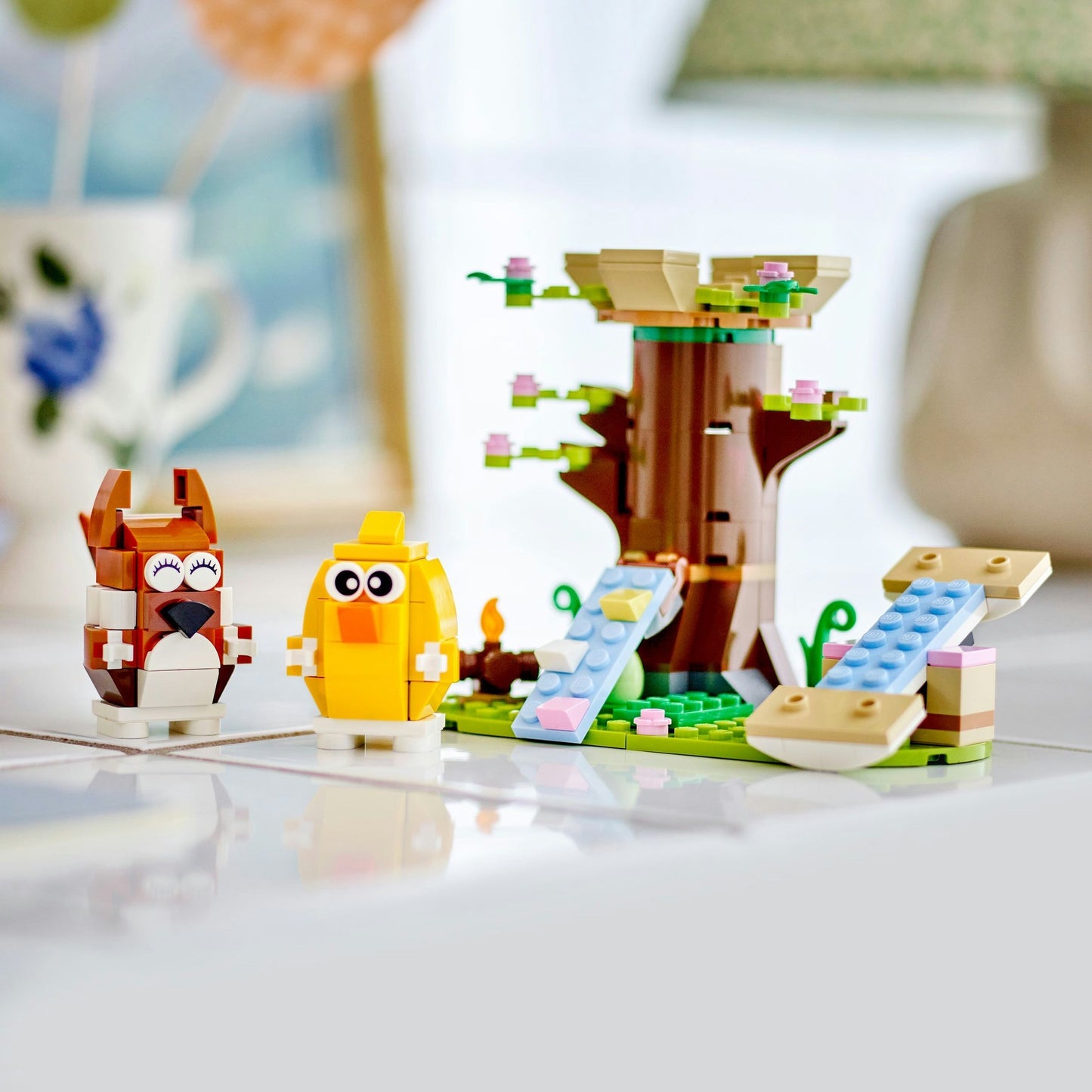 Lego Iconic 40709 Animal Play Garden in primavera