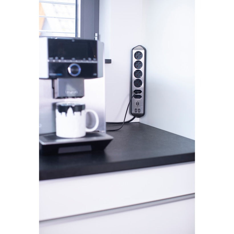 Brennenstuhl Estilo Corner Stop contatta 4 volte