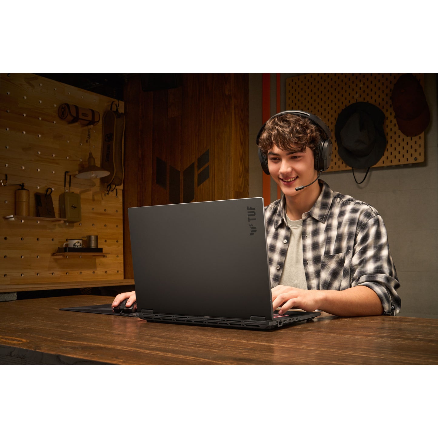 Asus tuf gaming a18 fa808um-s8112w 18 gaming laptop (zwart grijs | ryzen 7 260 | rtx 5060 | 16 gb | 1 tb ssd)