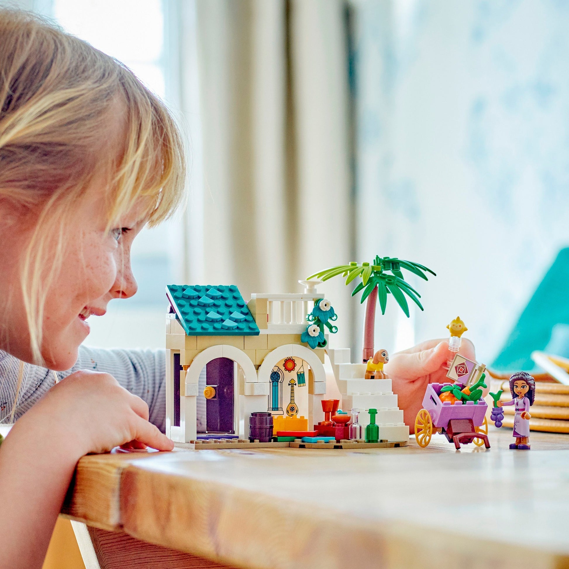 Lego Disney - Asha in the City Rosas giocattoli da costruzione (43223)